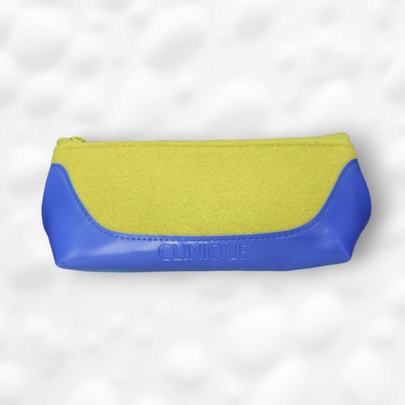 Clinique Bundle of Blush, and Lip Colors - Picture 11 of 14